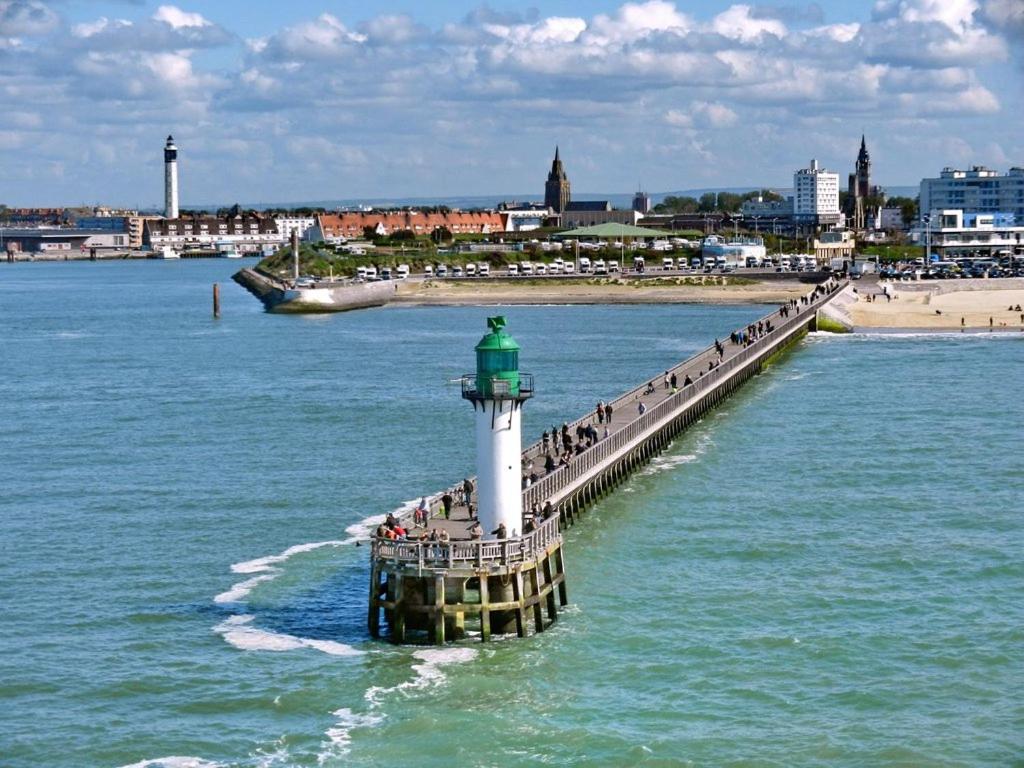 Le Grand Messin - Calais Nord -Cour - Plage - Ferry - Eurotunnel Zewnętrze zdjęcie